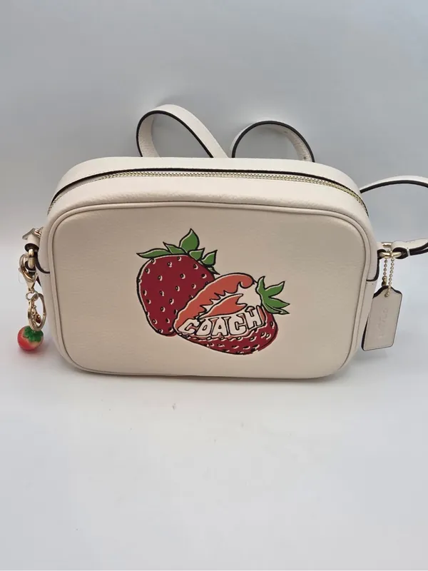 Coach camera bag Jamie Strawberry NWT ! Grab this now - Image 5