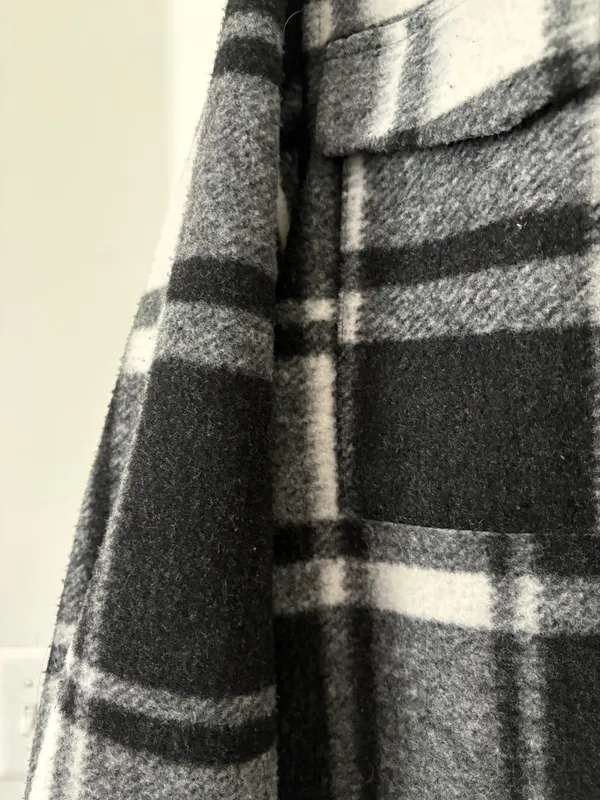 H&M Black and white coat - Image 2