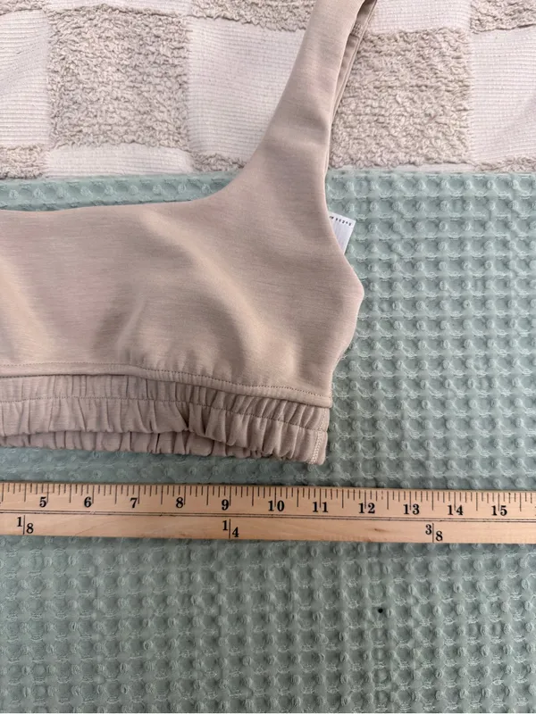 lululemon‎ Softstreme Scoop-Neck Bra in Mojave Tan size 4 - Image 2