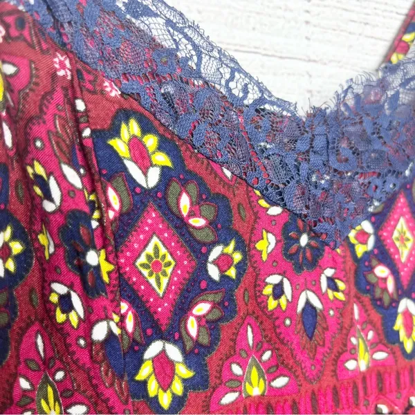 Hollister Bohemian Lace Trim Spaghetti Strap Mini Dress Size Medium Red Blue - Image 3
