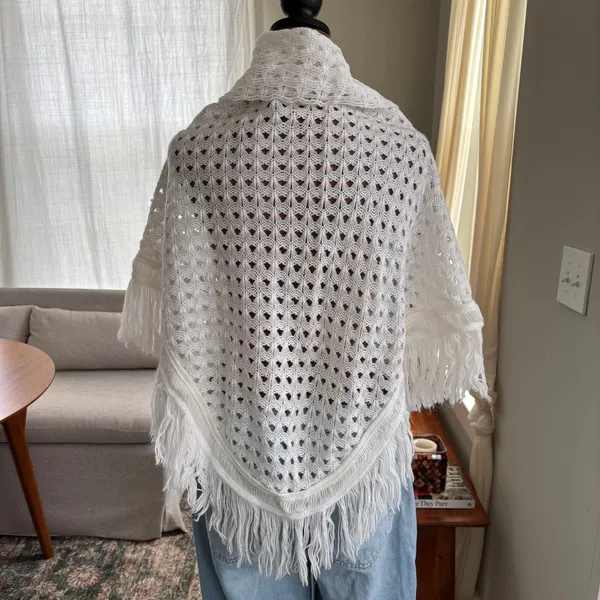 Mid Century Vintage 70s Specialty House Fashion White Crochet Shawl Open Weave - Image 6