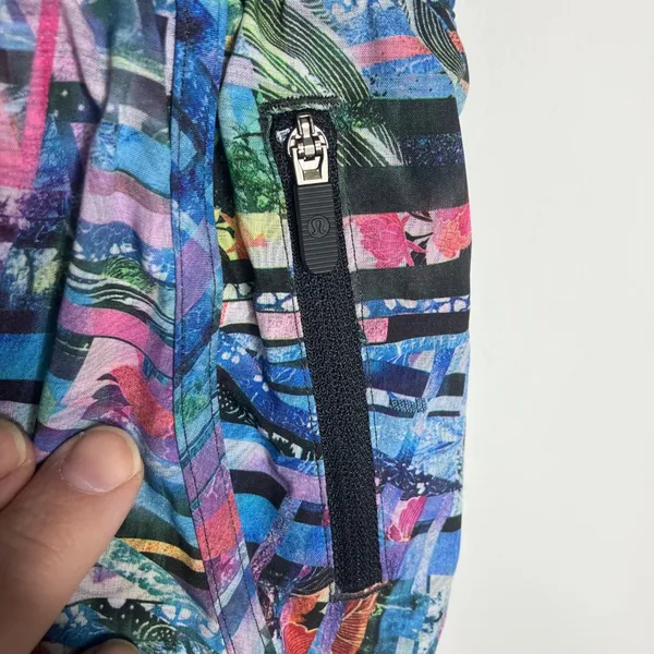 Lululemon seawheeze tracker shorts special edition multicolor women's size 6‎ - Image 6