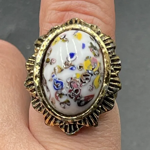 White Milk Art Glass Cabochon Adjustable Ring Vtg Gold Tone Size 7 - Image 6