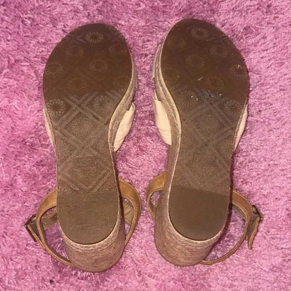 UGG Joslyn Wedge Cream Tan Sandals Size 8 - Image 6