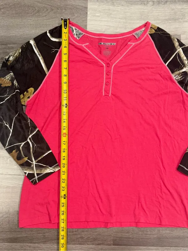 Realtree Women’s Pink Camo Henley Long Sleeve Shirt Hunting Outdoors Size 1X - Image 4