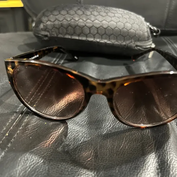 Vince Camuto Brown Sunglasses - Image 8