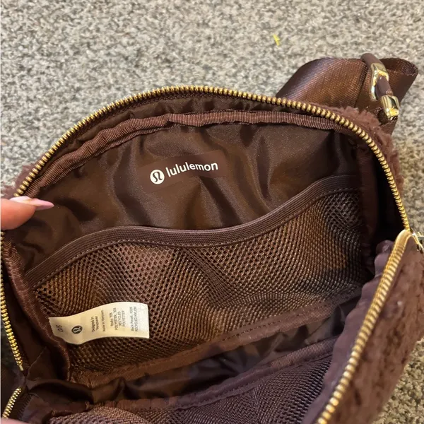 Lululemon Brown Sherpa Belt Bag - Image 3