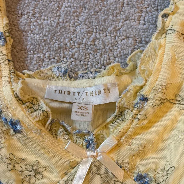 Yellow floral top Size XS - Image 3
