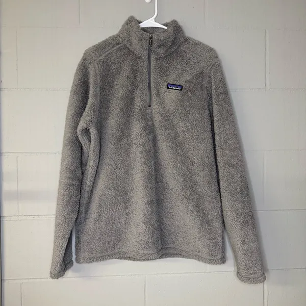 Patagonia Women’s Los Gatos 1/4 Zip Fuzzy Fleece Pullover in Grey Size Medium - Image 2