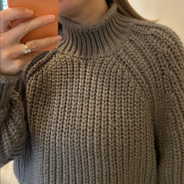 H&M light brownish/tan rolled turtleneck sweater - Image 2