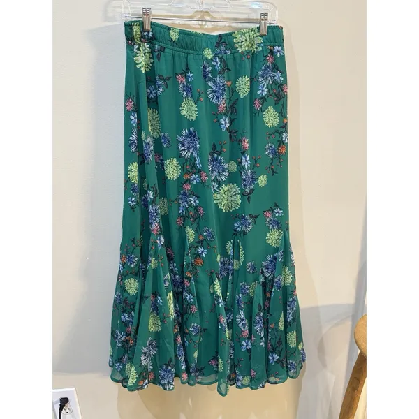 LOFT green floral maxi skirt with‎ a tiered silhouette Green Size Medium - Image 3