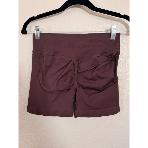 Yeoreo Seamless High Waisted Scrunch Butt Athletic Shorts Brown Medium - Image 3