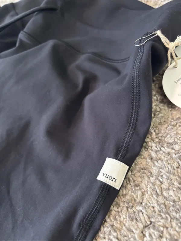 Vuori Daily Wide Leg Pant size large NWT - Image 5