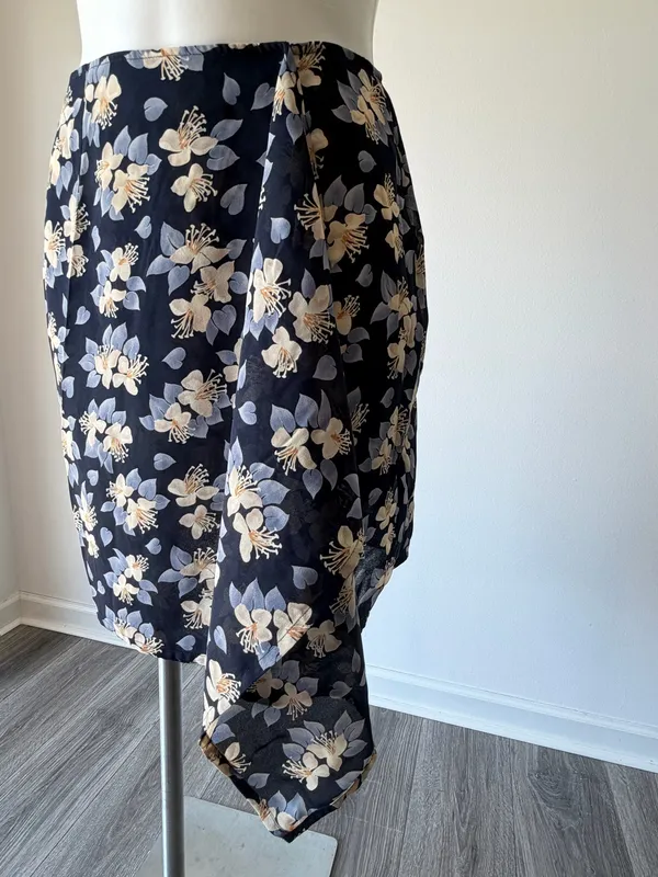Banana Republic Vintage Floral Asymmetric Wrapped S - Image 2