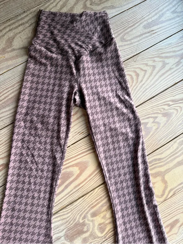 OFFLINE by Aerie Crossover Flare Leggings XS Long - Image 2