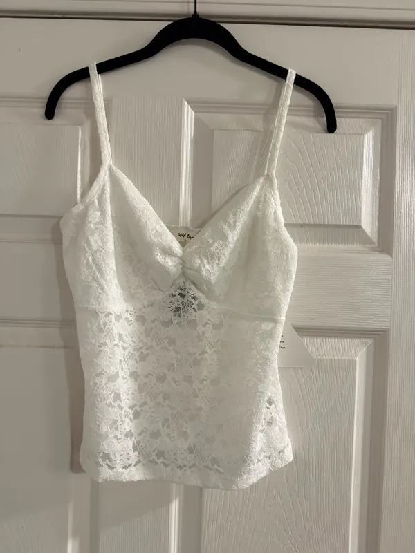 Delicate White Lace Camisole with Spaghetti Straps Size M - Image 3
