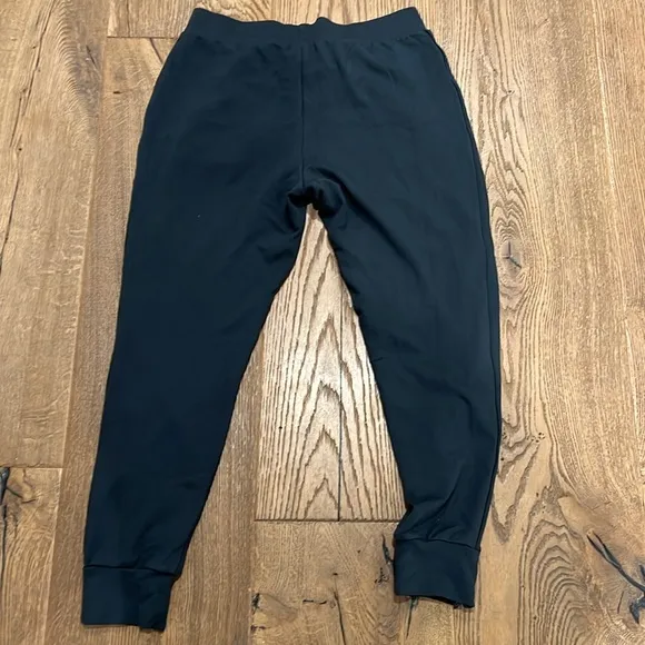 Fabletics like new medium jogger pants with‎ pockets - Image 3