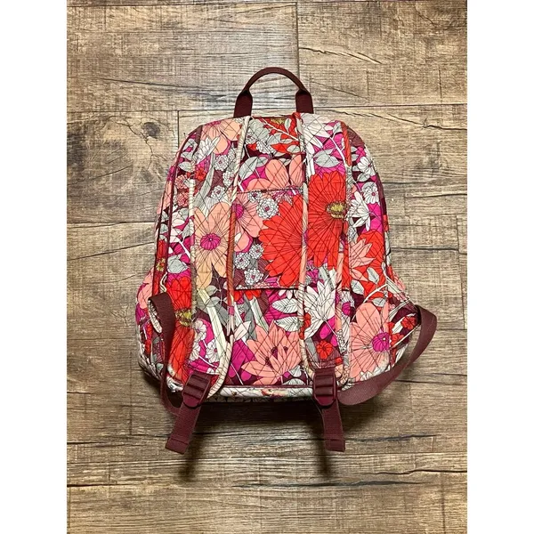 Vera Bradley keep Charged campus tech backpack floral - Image 3