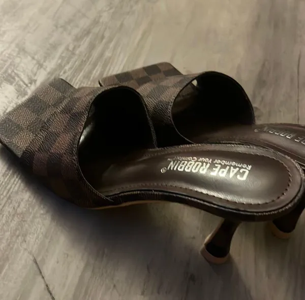 Heels Brown Size 5.5 - Image 6