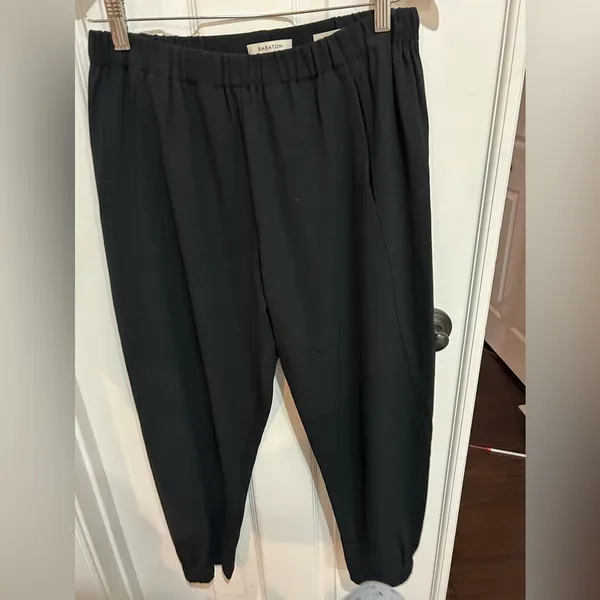 Aritzia Babaton Black Pocket Dress Pant Trousers w Jogger bottom M - Image 2