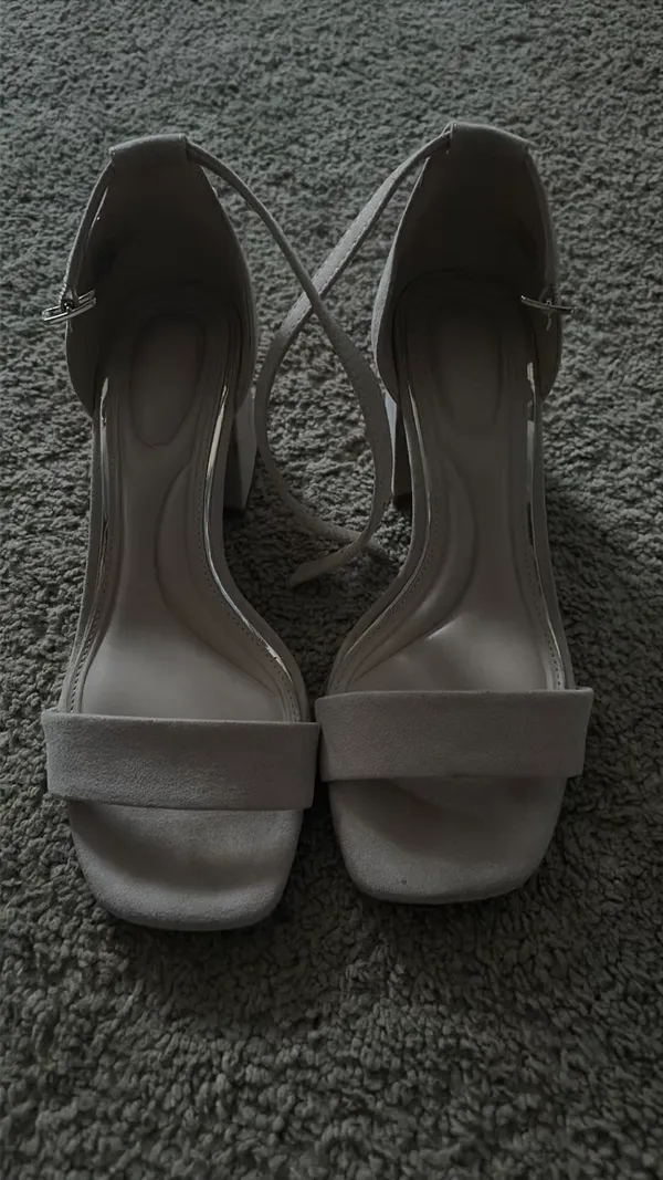 Kelly & Katie Heels Nude - Image 3