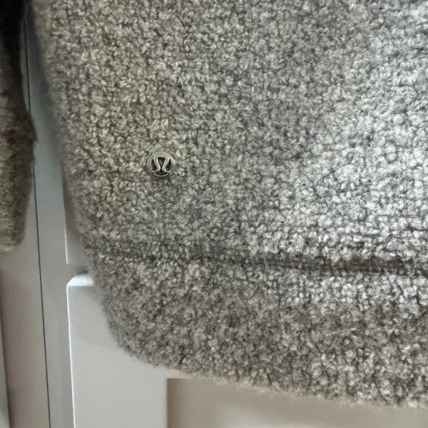 Lululemon So Sherpa Hooded Jacket Fleece‎ Heathered Silver Spoon Full Zip Size 6 - Image 6