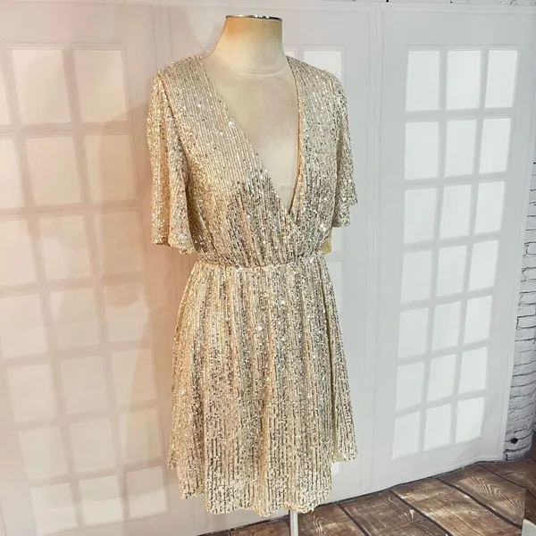 Altar’d’ State NWT Gold Mesh Sequin V-Neck Lined Bridesmaid Mini Dress Medium - Image 4