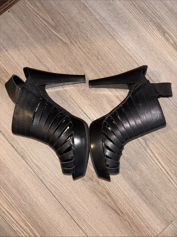 a.n.a black leather wedge open toe heels size 6 - Image 4