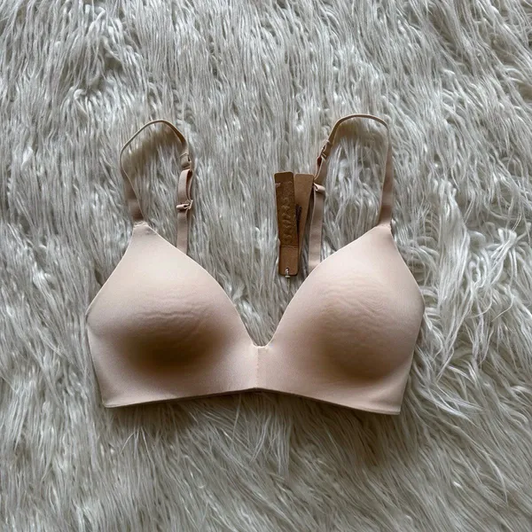 Skims Wireless Lightly Lined Bra Sand Size 30B - Image 7