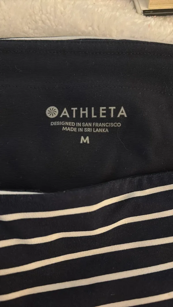 Athleta navy and white tennis skirt - Image 3
