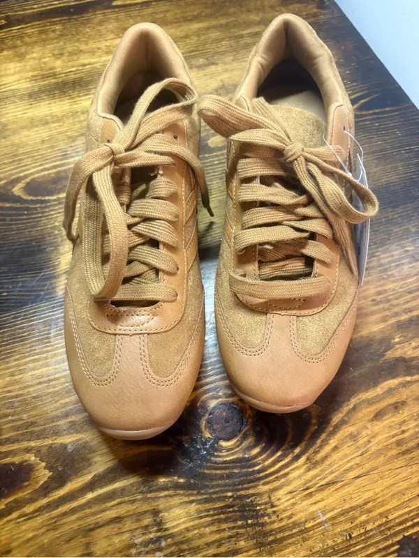 Time And Tru Brown Sneakers Size 10 - Image 2