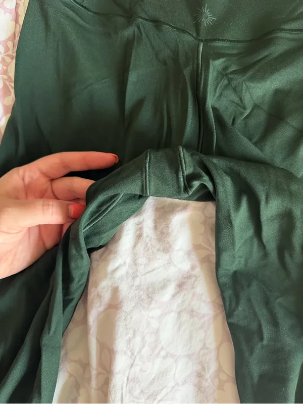 Aerie High-Rise V-Cut Forest Green Leggings - Image 3