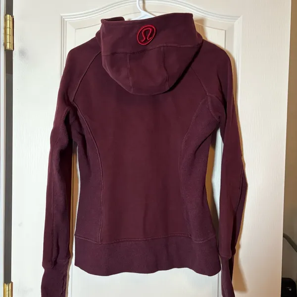 Lululemon Scuba Hoodie II. Size 8 Great Pre-loved Condition, VINTAGE Circa 2014 - Image 5