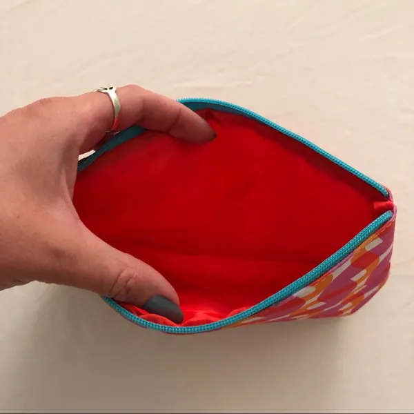 Clinique cosmetic bag - Image 2