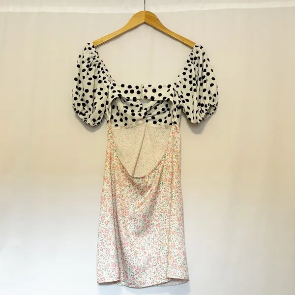 Miss Selfridge twist front mini dress in mix spot floral print size 6 NWT - Image 2