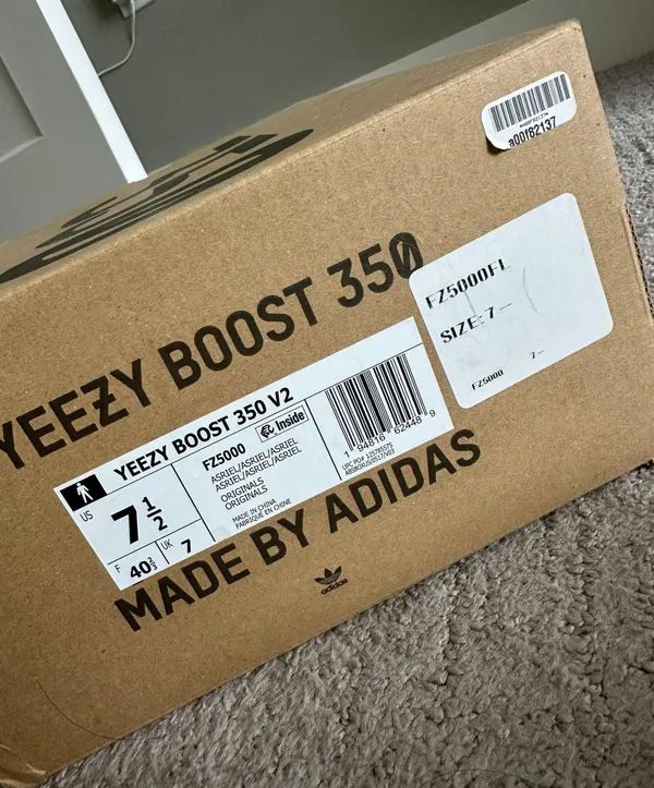 Yeezy Boost 350 V2 Black Non-Reflective - Image 4