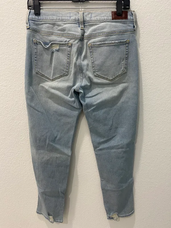 Hollister Low Rise Cropped Jeans Size 5/27 - Image 6