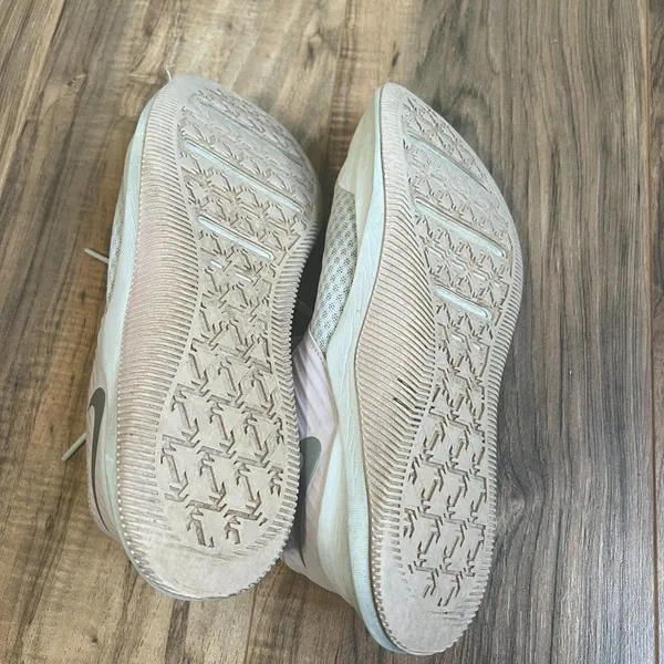 ‎Nike Sneakers 8.5 - Image 4