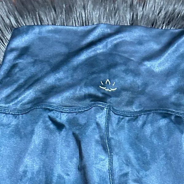 Beyond Yoga Lux High Waisted Midi Leggings Blue Tie-Dye Leggings Size Medium - Image 7