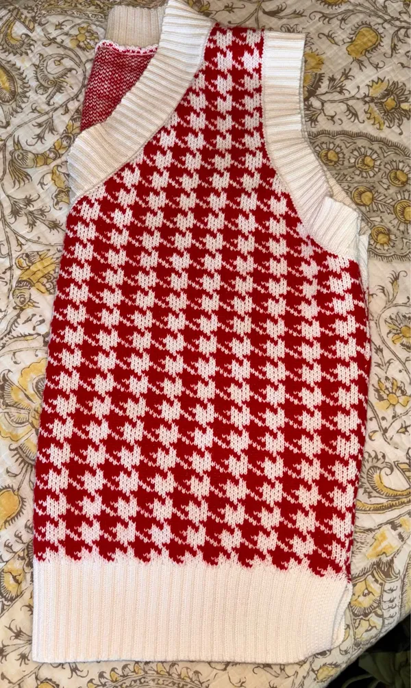 Red Houndstooth Vest Size M - Image 3