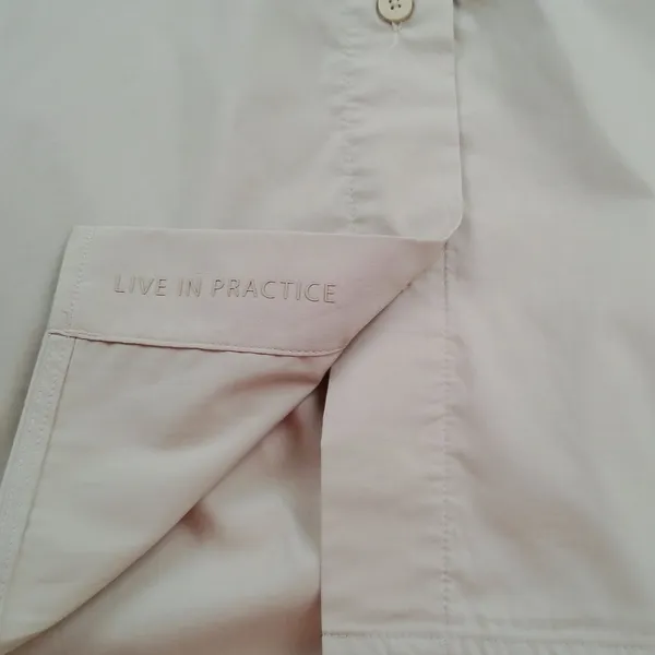 Lululemon All Days Tan Mandarin Collar Button Down Shirt Sz 8 Lagen Minimalist - Image 7
