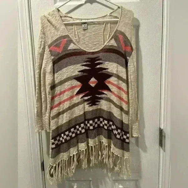 American Rag Cie Aztec Boho Sweater Size Medium with Tassels/ Fringe. - Image 3