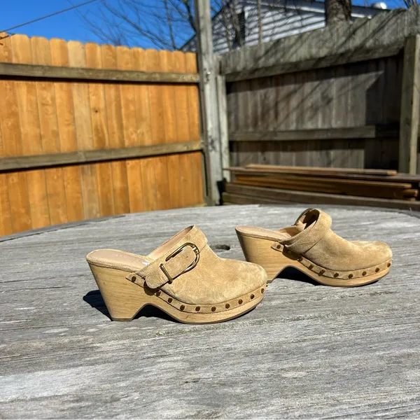VERONICA BEARD Womens Suede Slip On Clogs‎ In Beige size 5 Hendrix Suede Buckle - Image 3