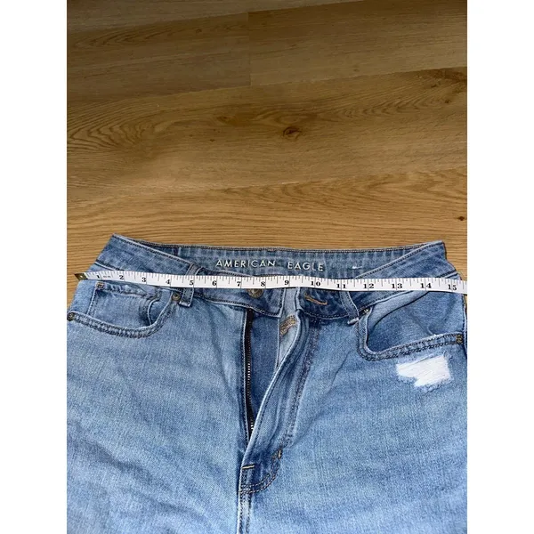 American eagle high rise mom jeans - Image 4