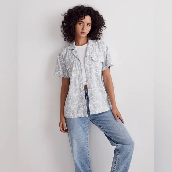 Madewell Linen-Blend Camp‎ Shirt in Abstract Flora in Gray Cool Fog Button Down - Image 9