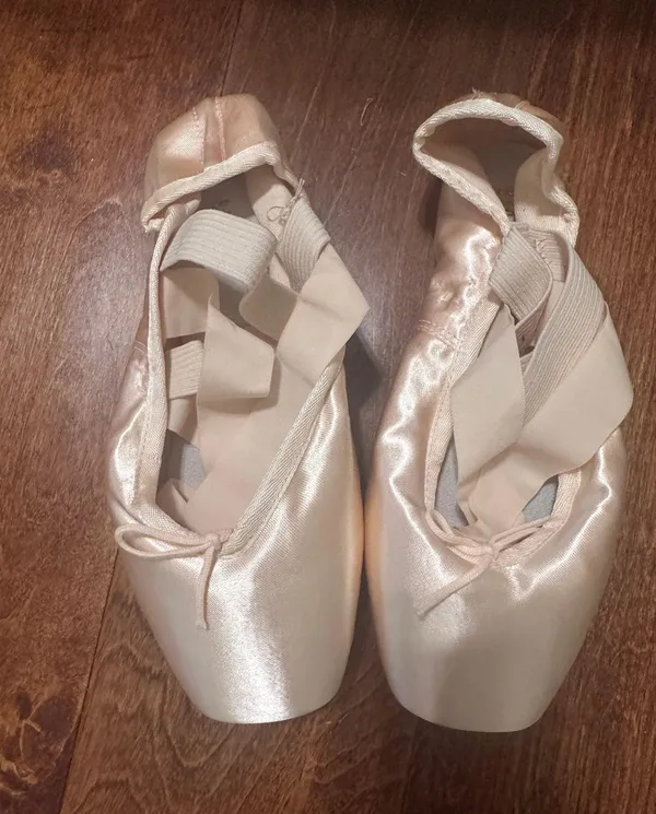 bloch pointe shoes Size 6 - Image 3