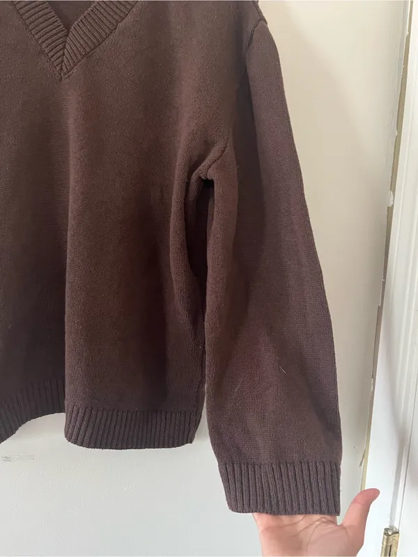 ASOS Chocolate Brown Oversized V Neck Knit Sweater Medium Fall Cozy Earthy - Image 4