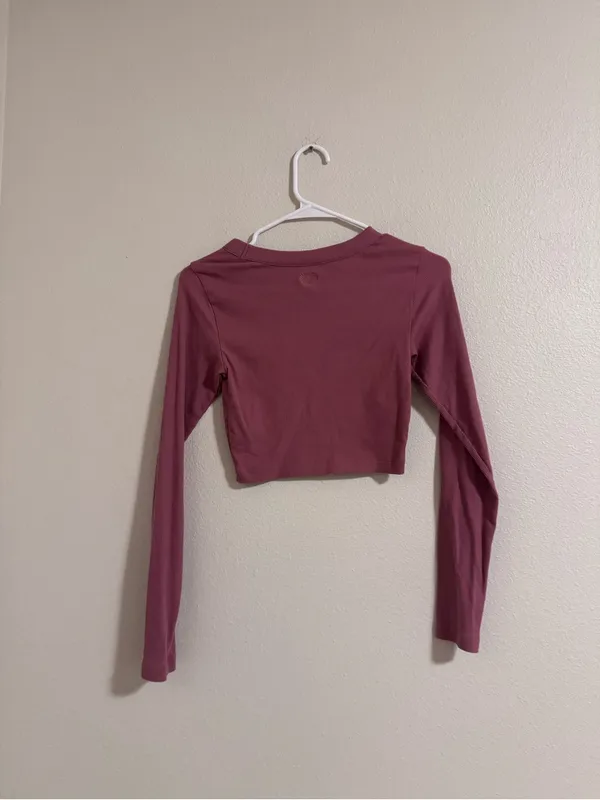 PINK Victoria's Secret Mauve Cropped Long-Sleeve Tee - Image 3