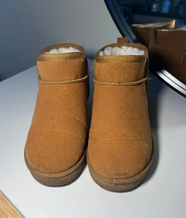 mini booties Size 7 - Image 3