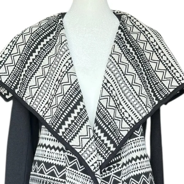 Gianni Bini Black and White Aztec Print Cardigan Blazer Sz‎ S - Image 2